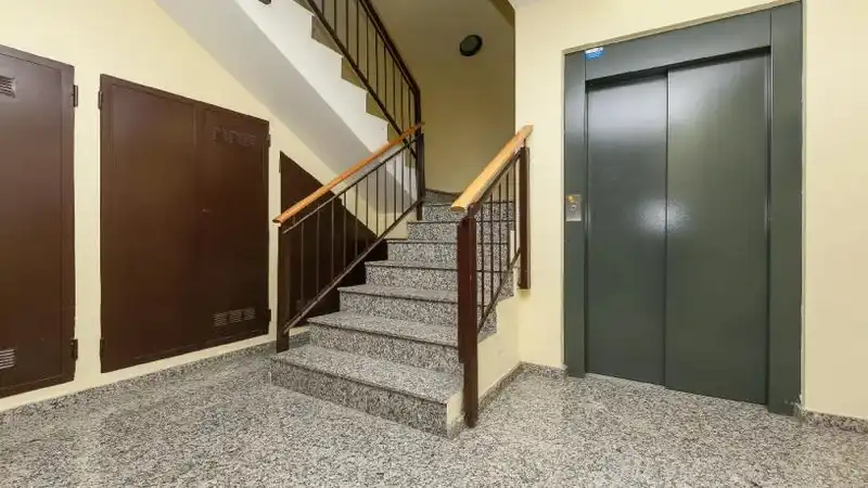 Duplex with lift for sale in Carrer de l'Estrella, imagen 3