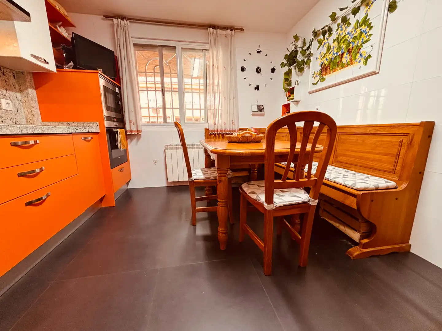 Cocina de Casa adosada en venta en Getafe con Aire acondicionado, Calefacción y Jardín privado