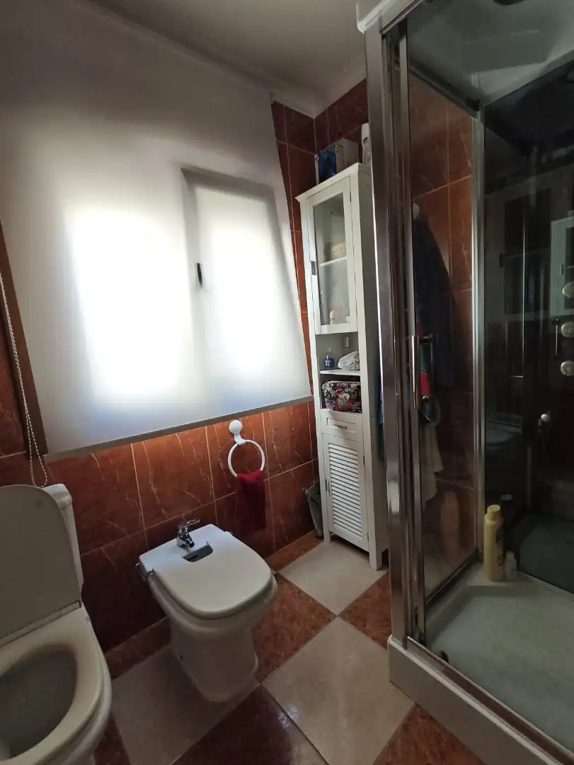 Bany de Pis en venda en Baza amb Aire condicionat, Calefacció i Moblat