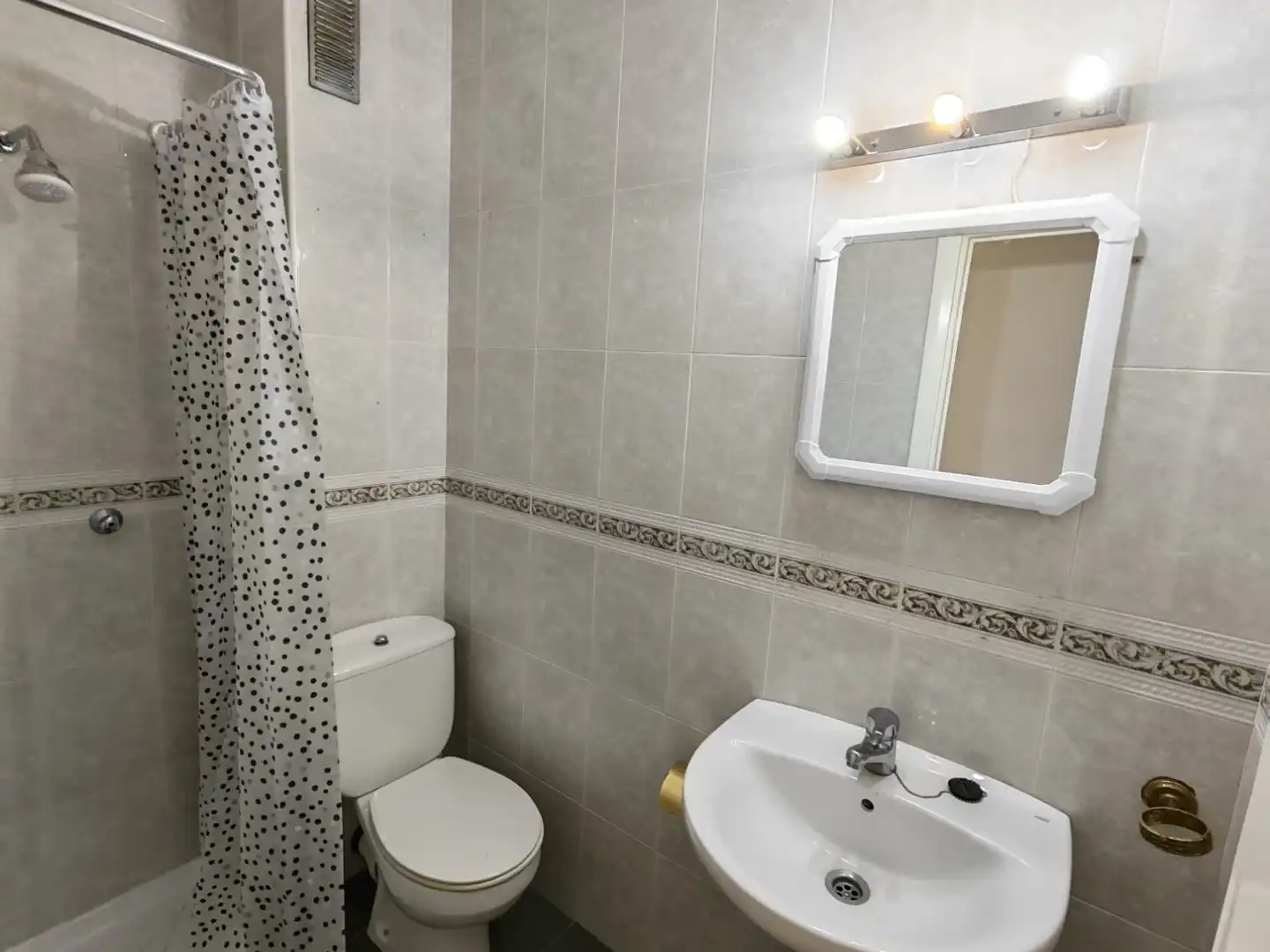 Badezimmer von Wohnung zur Miete in Murcia mit Klimaanlage, Heizung und Möbliert