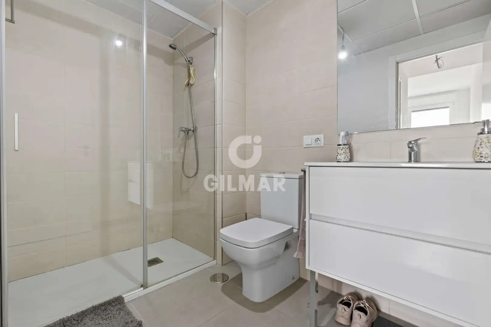 Bathroom of Flat for sale in Dos Hermanas  with Heating, Storage room and Swimming Pool