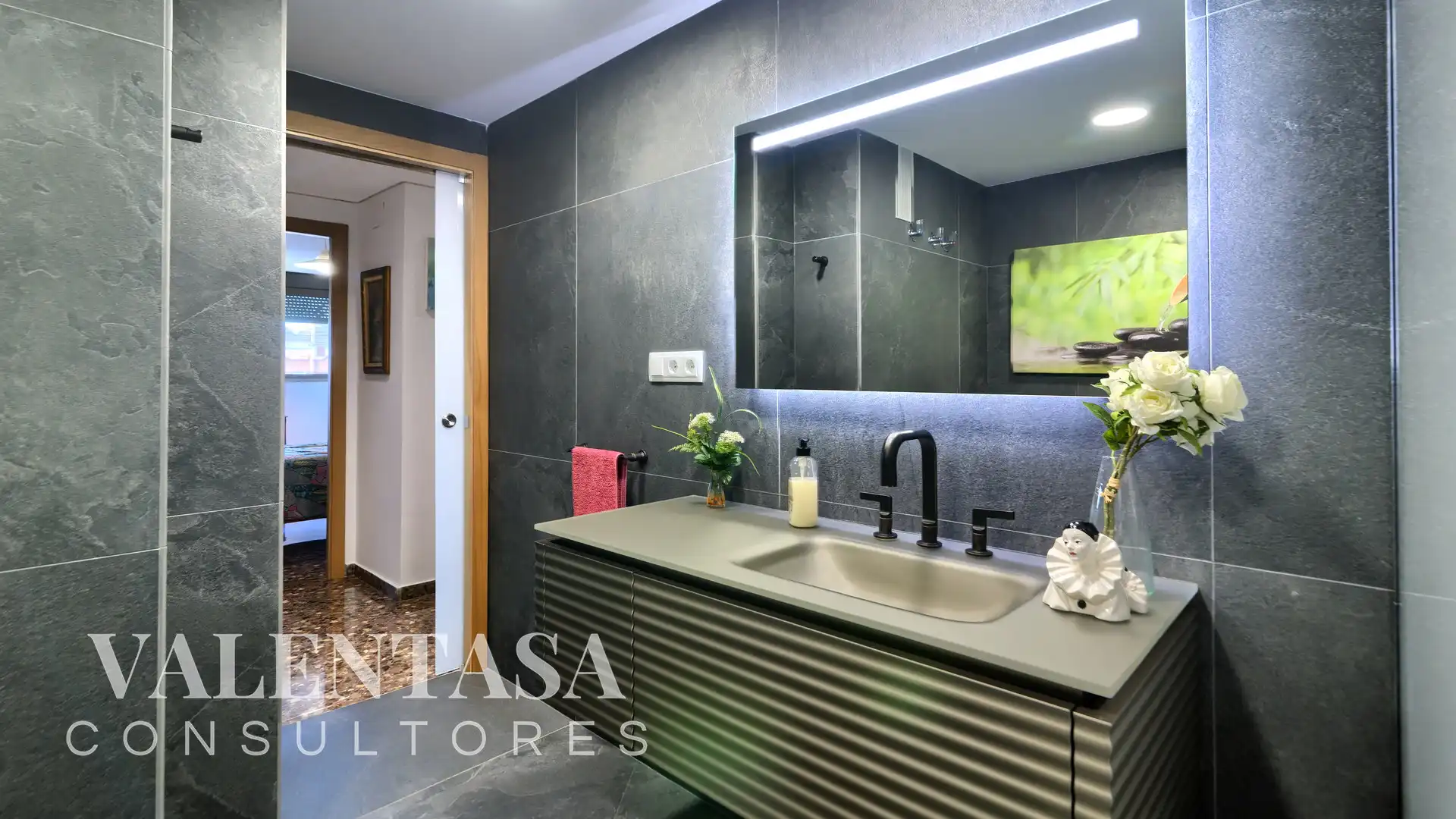 Baño de Piso en venta en Valencia con Aire acondicionado, Calefacción y Amueblado