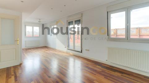 Foto 2 de Ático de alquiler en Ana de Austria, Sanchinarro, Madrid