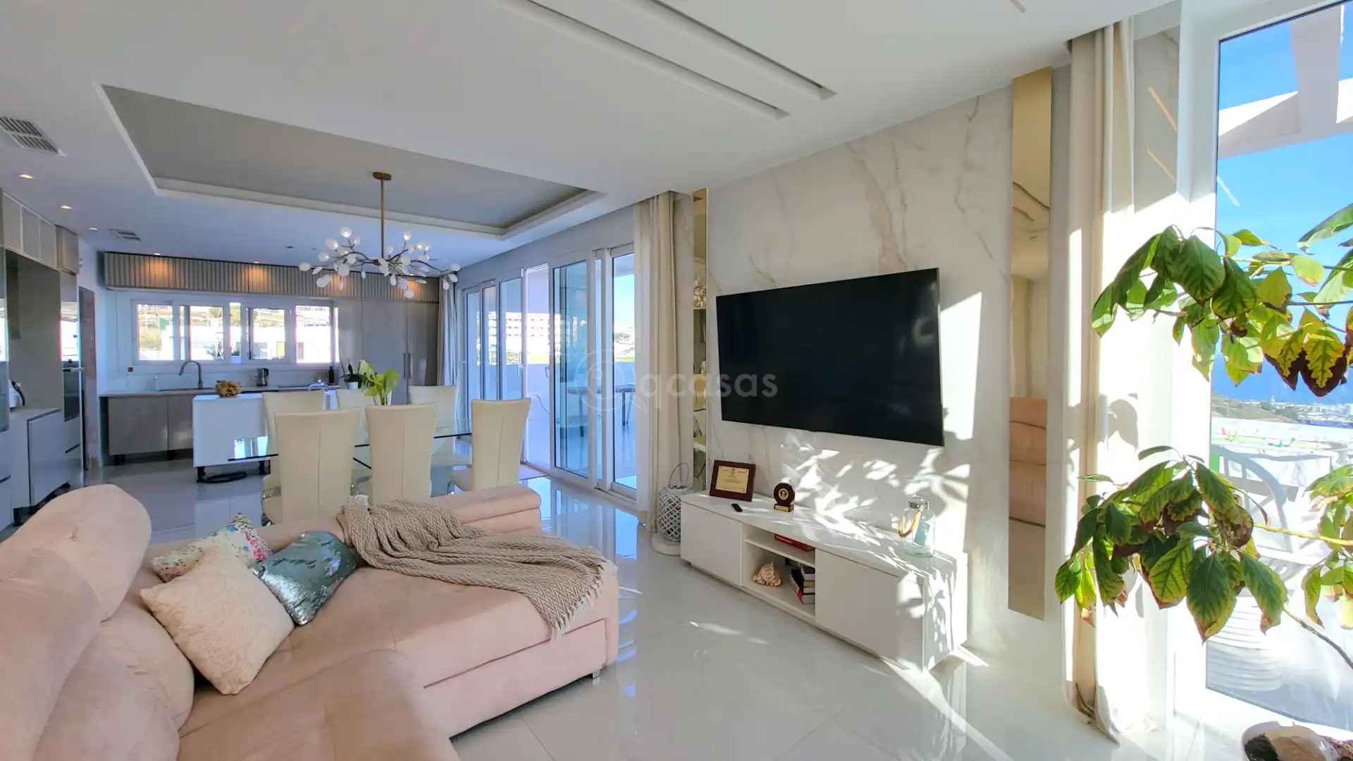 Sala de estar de Casa o chalet en venta en Benalmádena con Aire acondicionado, Calefacción y Jardín privado