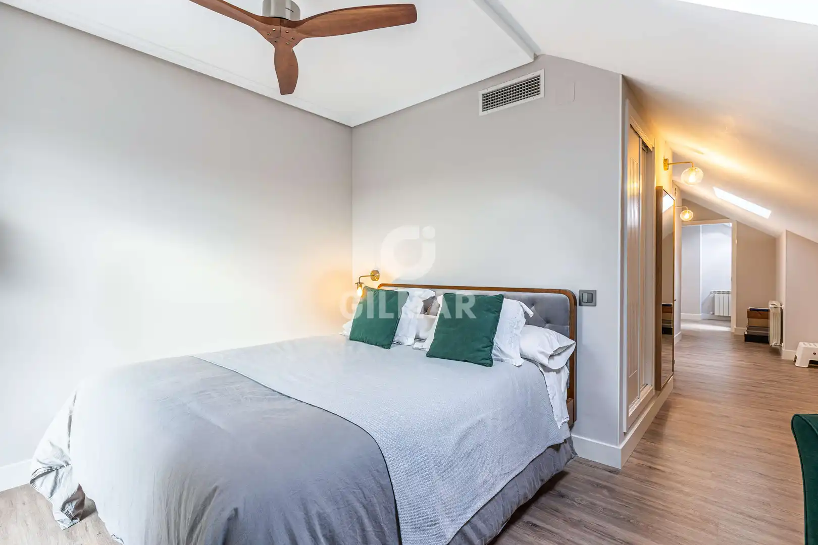 Habitación de Dúplex en venta en Boadilla del Monte con Calefacción, Jardín privado y Trastero