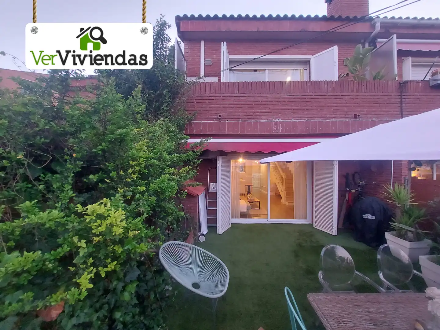 Jardín de Casa adosada en venta en Vallirana con Aire acondicionado, Calefacción y Jardín privado
