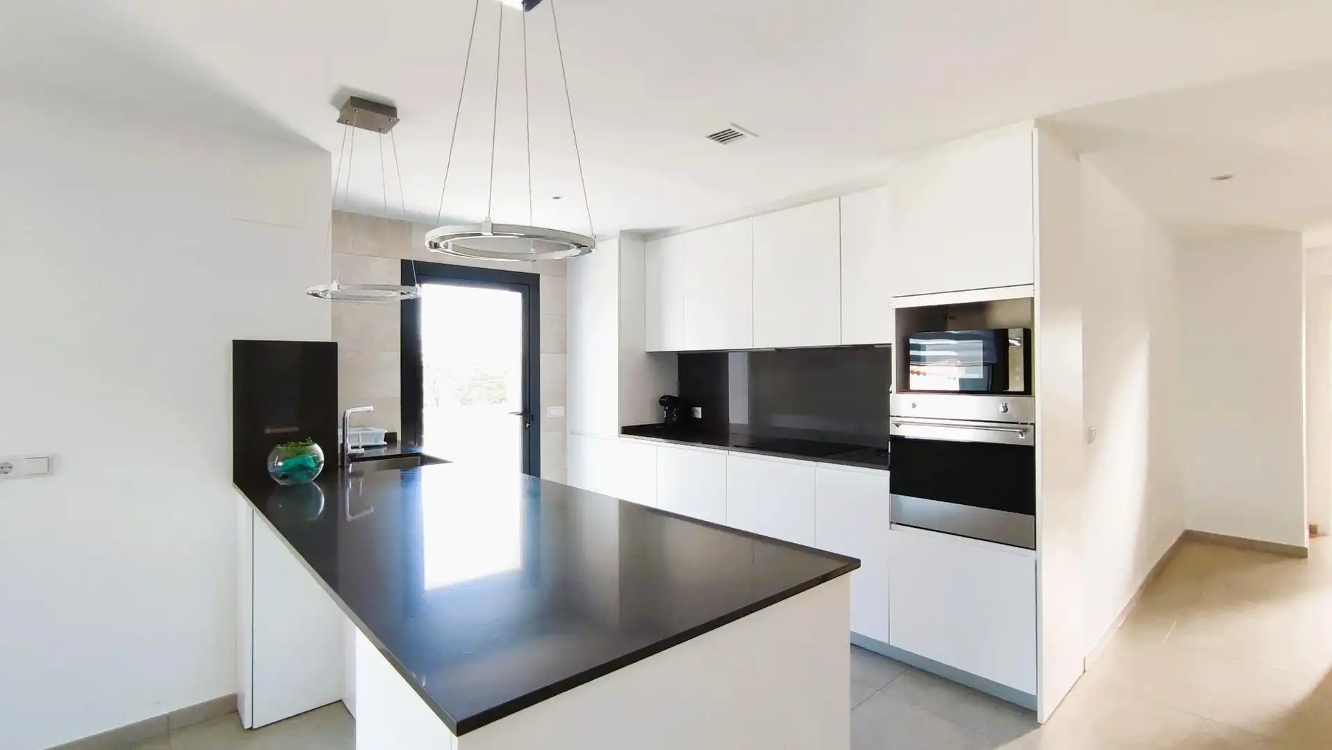 Cuina de Casa o xalet en venda en Calpe / Calp amb Aire condicionat, Jardí privat i Terrassa