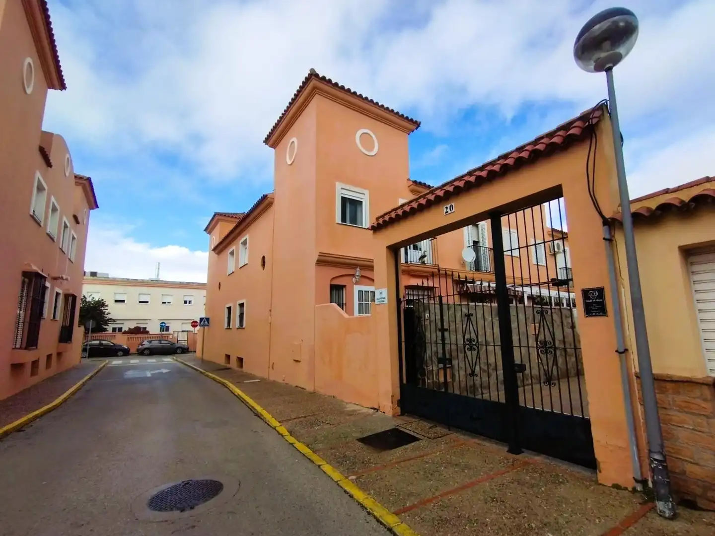 Vista exterior de Casa adosada en venda en San Fernando