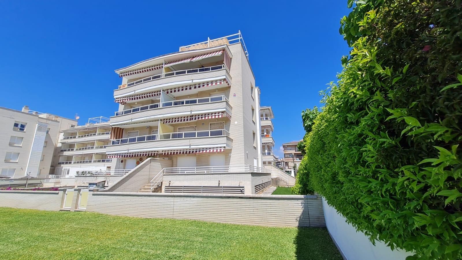 Vista exterior de Pis en venda en Cunit amb Aire condicionat, Calefacció i Terrassa