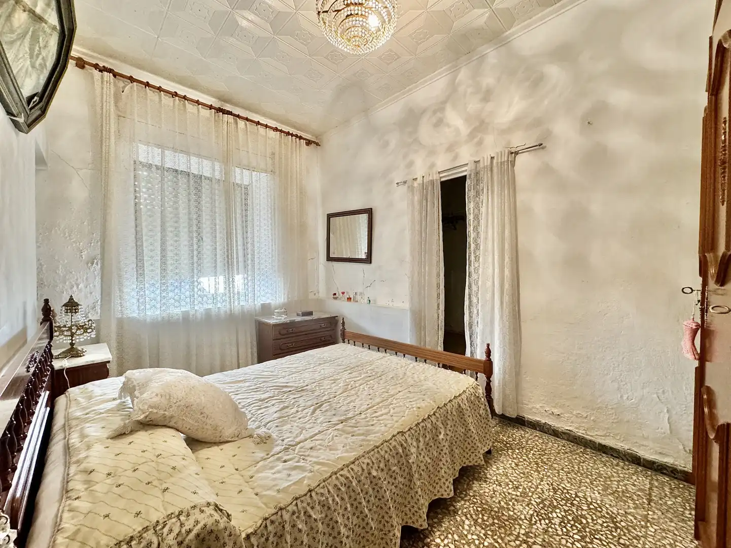 Habitación de Casa adosada en venta en Pozorrubielos de la Mancha con Calefacción, Trastero y Amueblado