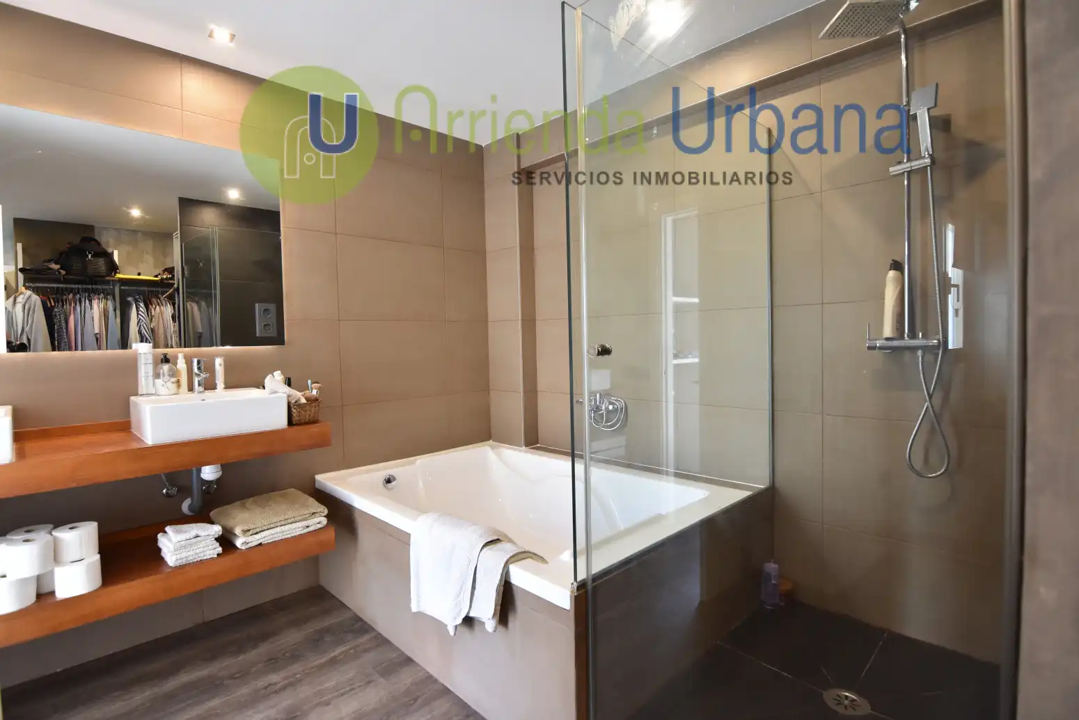 Baño de Ático en venta en Elche / Elx con Terraza y Amueblado