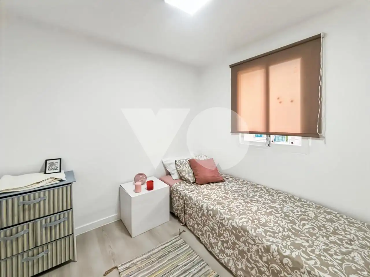 Habitación de Piso en venta en Madrid con Balcón
