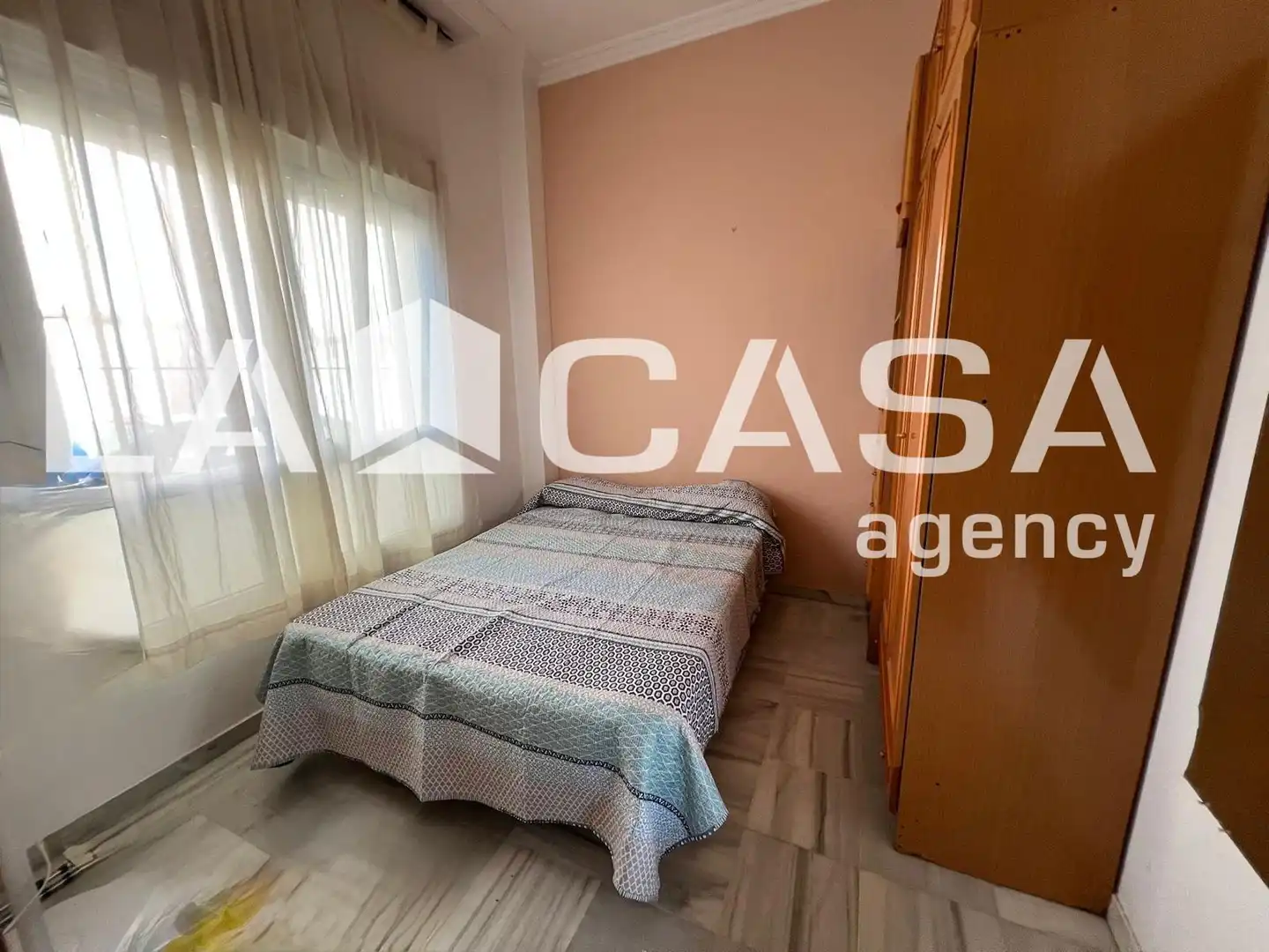 Flat for sale in Dos Hermanas  with Air Conditioner and Furnished