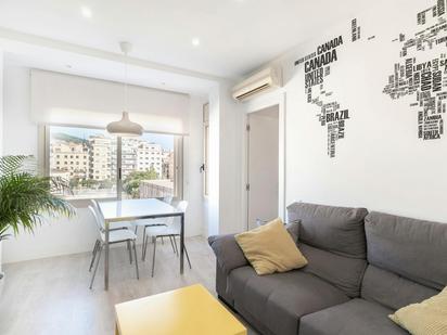 Flat to rent in Carrer de la Indústria, El Camp de l'Arpa del Clot