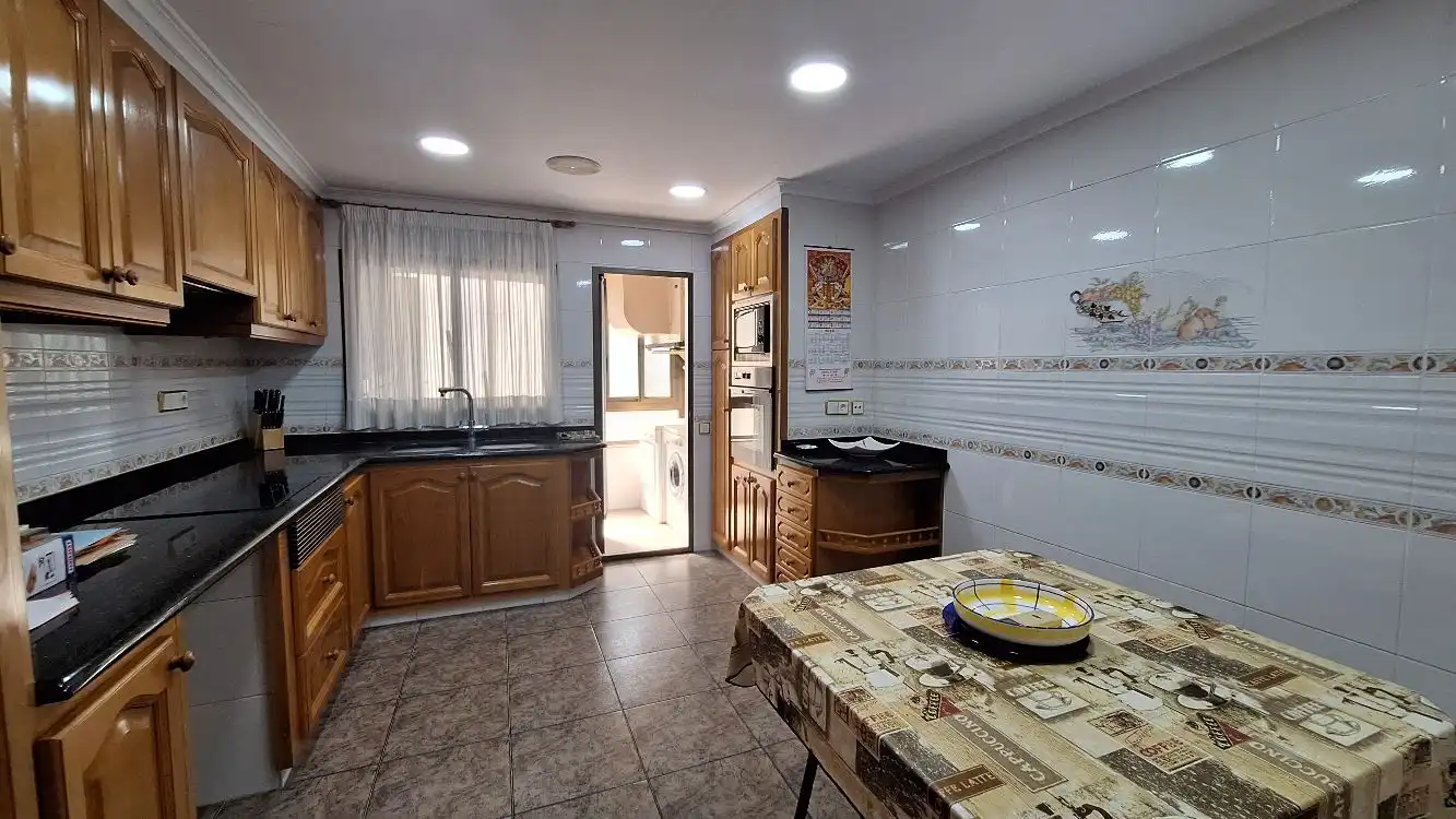 Cuina de Pis en venda en Alzira amb Aire condicionat, Traster i Moblat