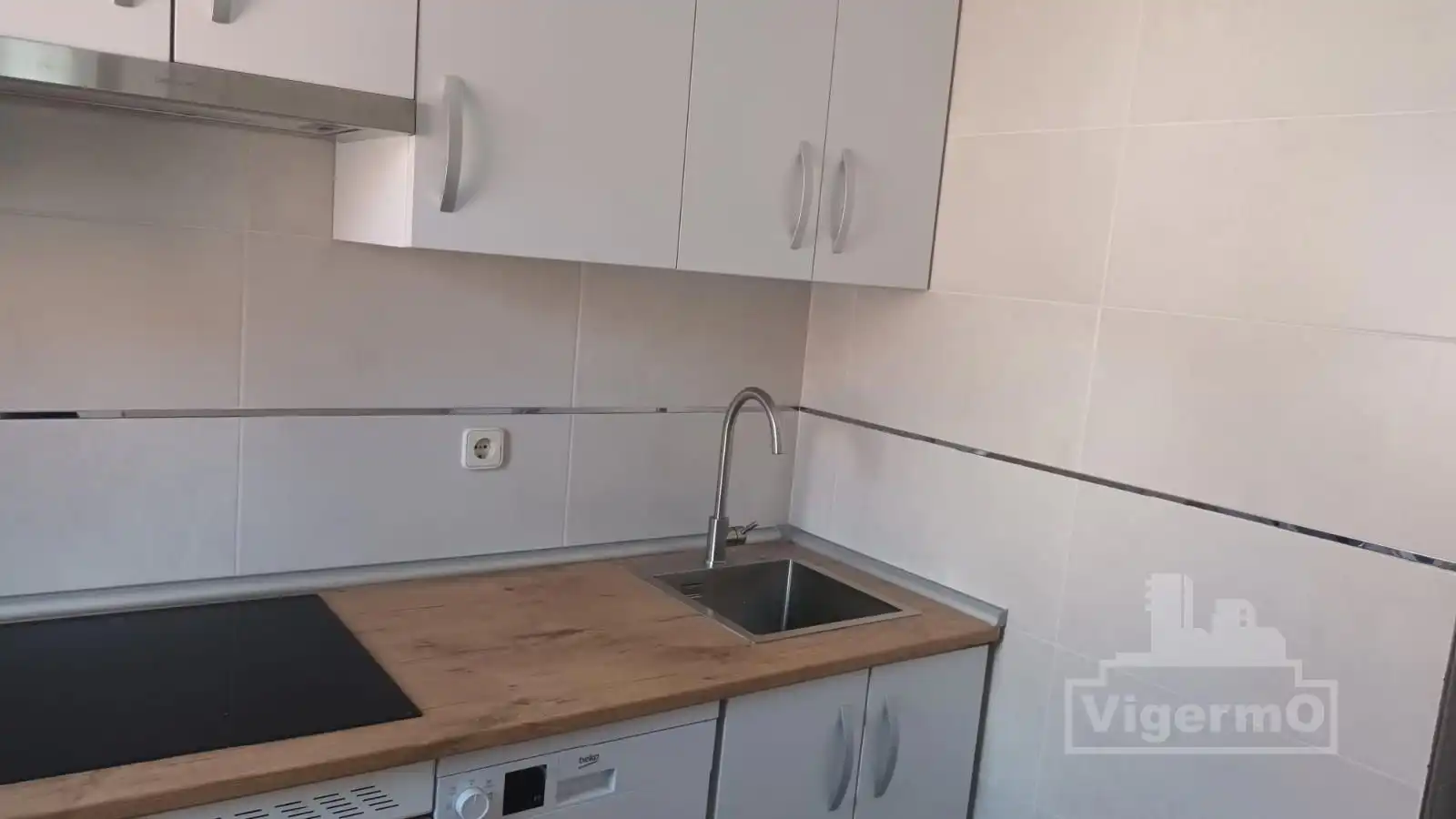 Kitchen of Flat for rent in Madrid  with Air Conditioner