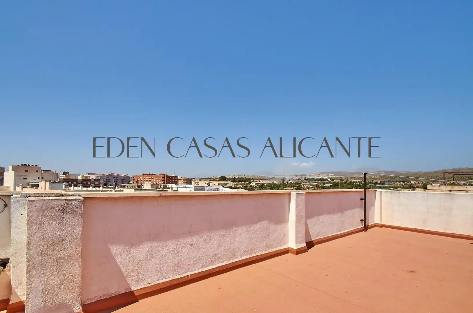 Vista exterior de Piso en venta en El Campello con Aire acondicionado, Calefacción y Trastero