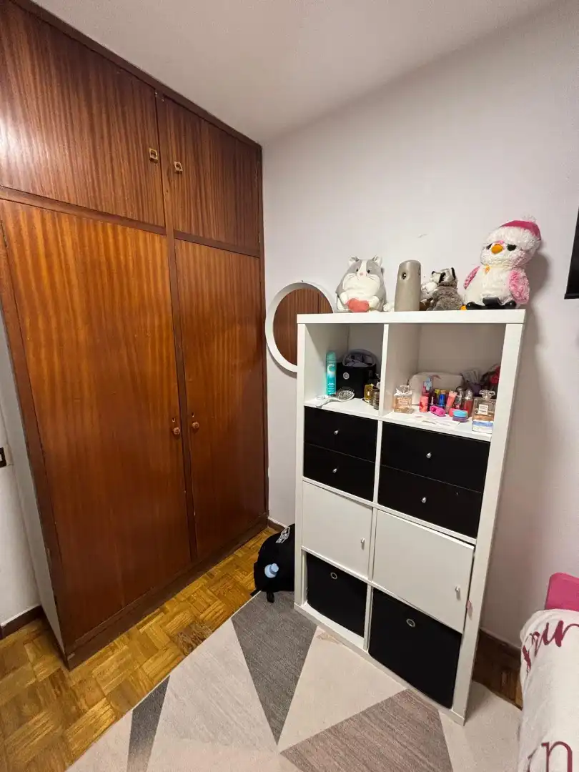 Dormitori de Pis en venda en Oviedo  amb Calefacció, Parquet i Forn