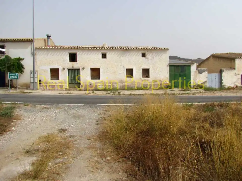 Casa rústica en venda a Vélez-Rubio