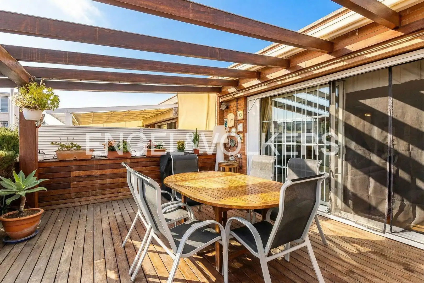 Terrassa de Casa o xalet en venda en Esplugues de Llobregat amb Aire condicionat, Calefacció i Jardí privat