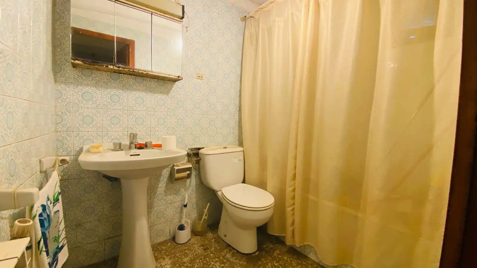 Badezimmer von Einfamilien-Reihenhaus zum Verkauf in Portell de Morella mit Abstellraum, Möbliert und Balkon