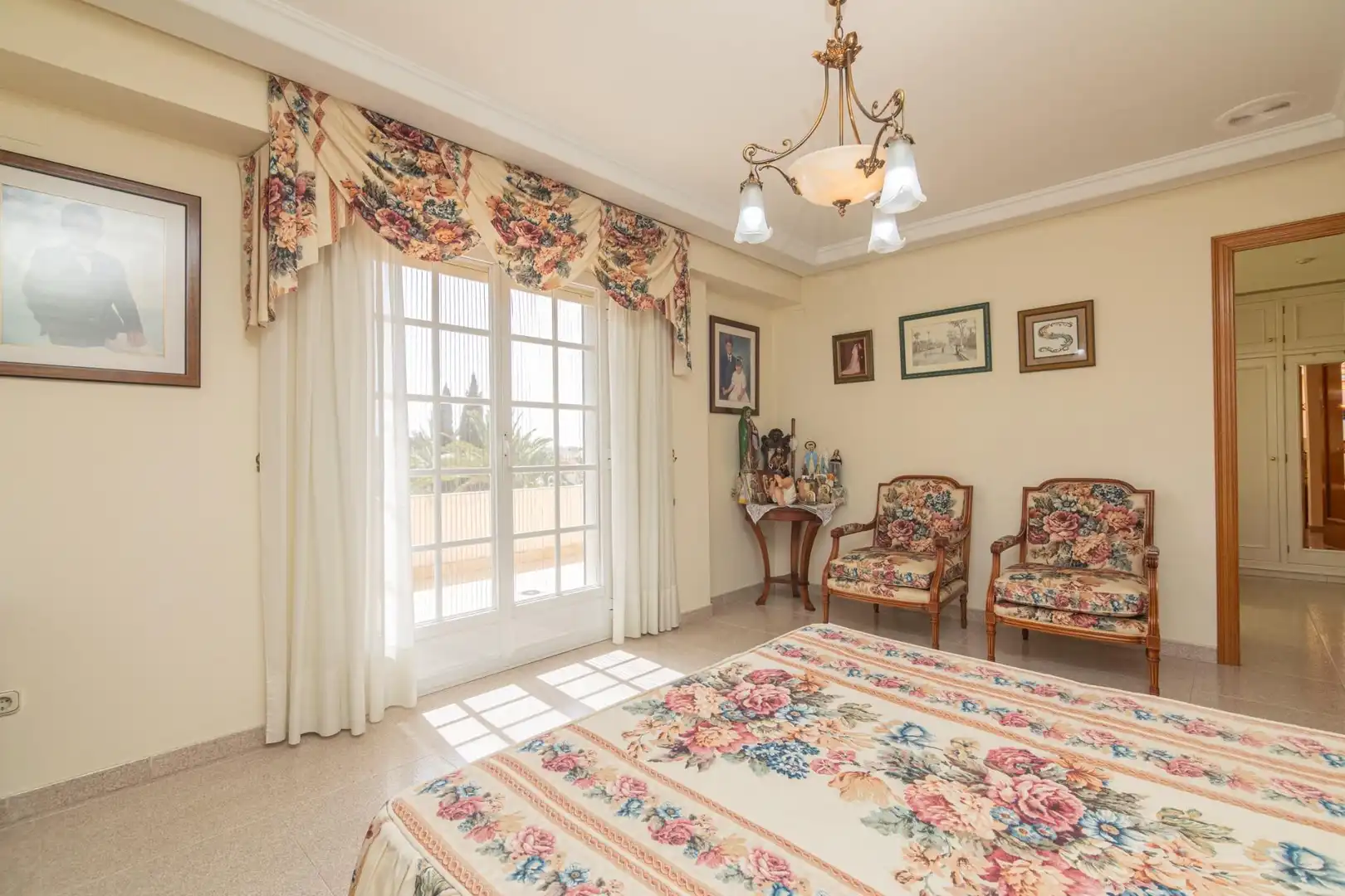 Habitación de Casa o chalet en venta en Elche / Elx con Jardín privado, Terraza y Piscina