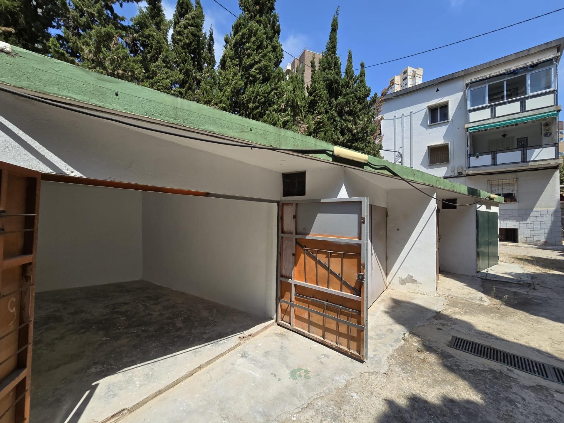 Vista exterior de Garatge en venda en Benidorm