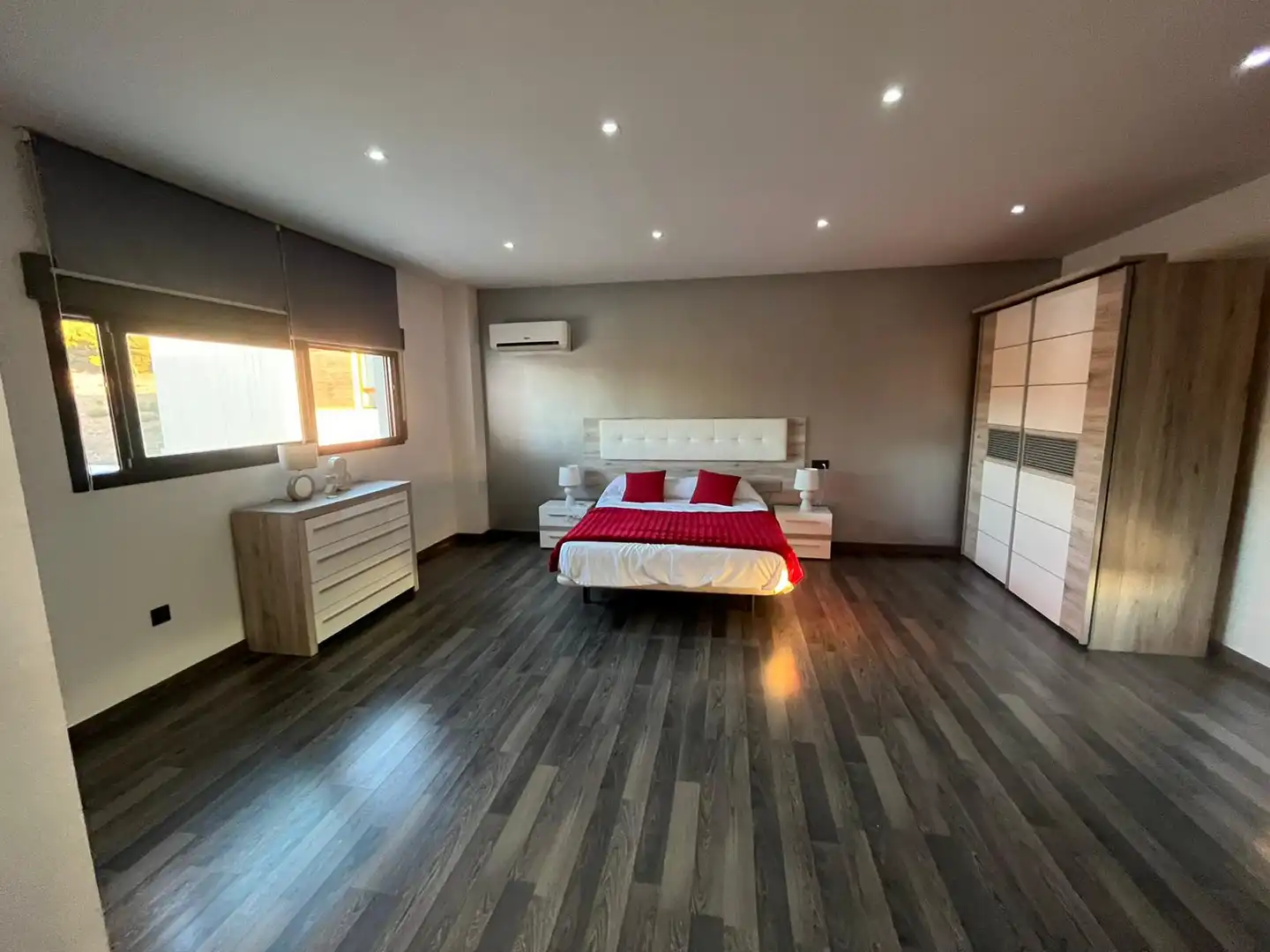 Schlafzimmer von Haus oder Chalet zum Verkauf in Dílar mit Klimaanlage, Heizung und Privatgarten