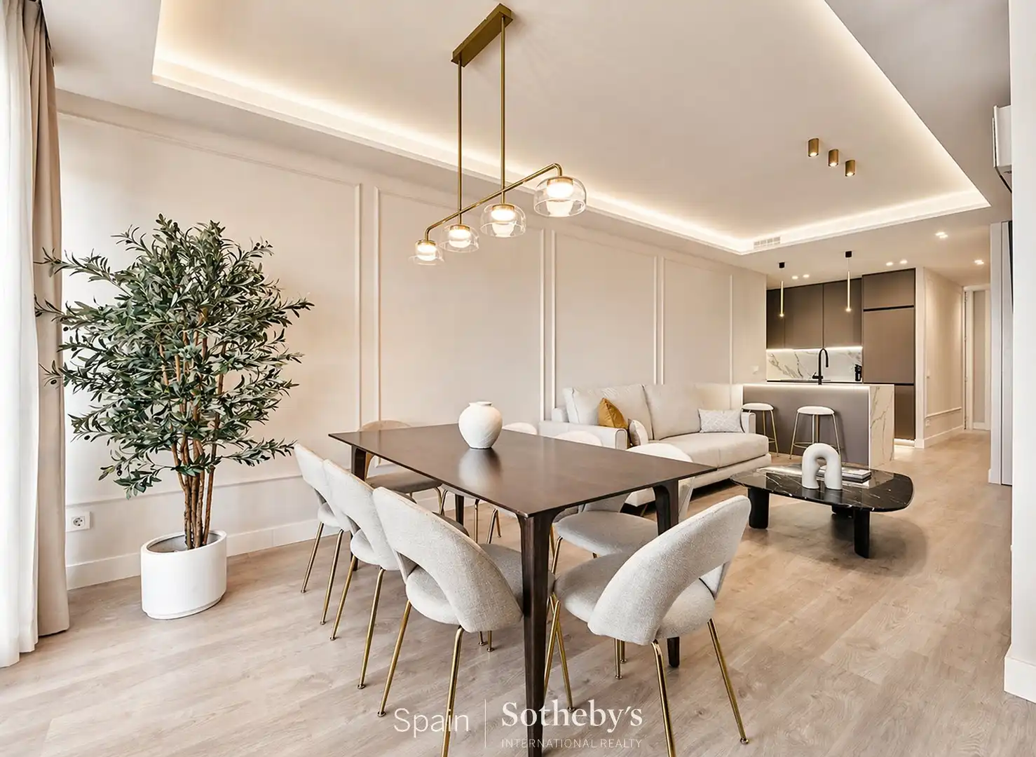 Dining room of Apartments for sale in  Madrid Capital  with Air Conditioner, Heating and Terrace