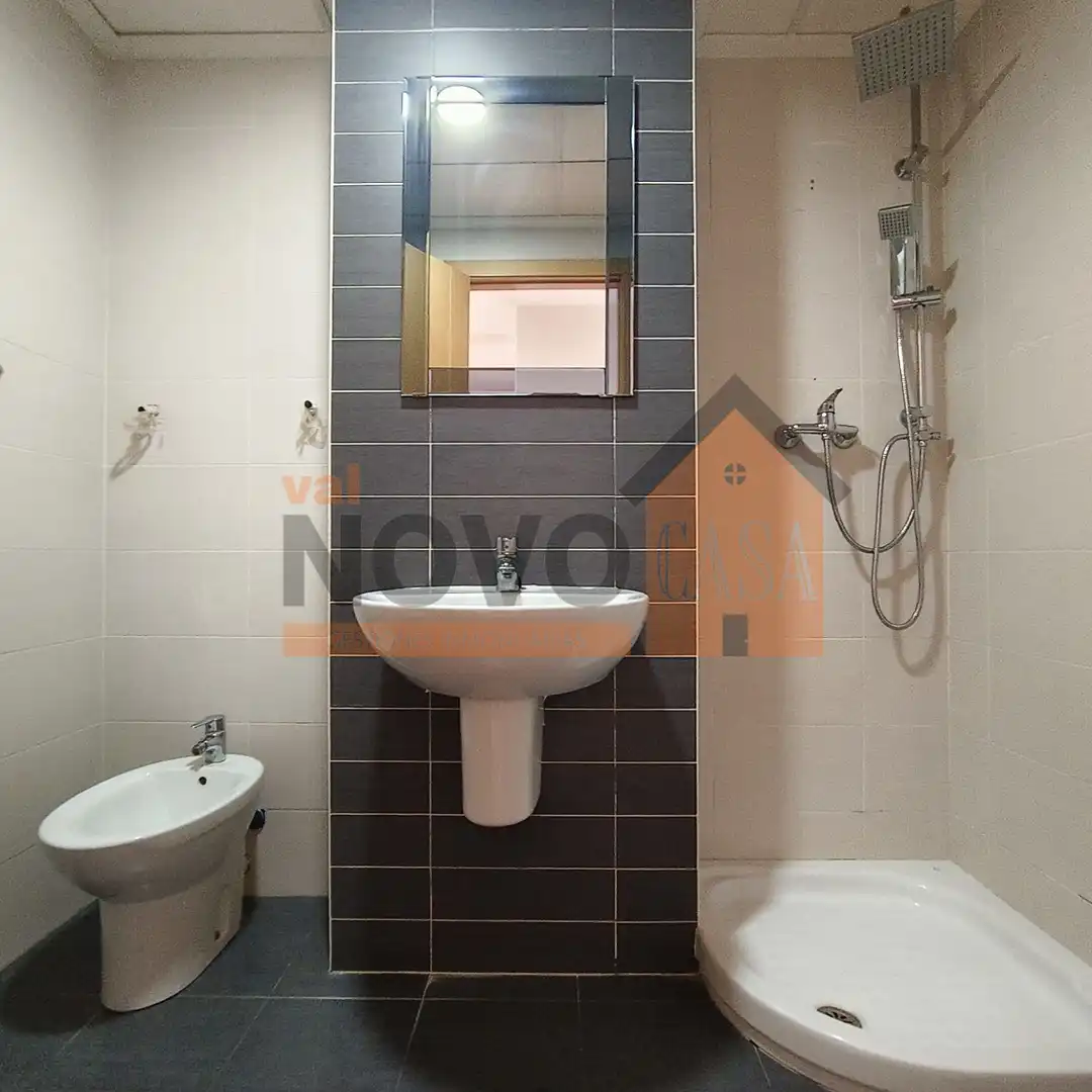 Badezimmer von Wohnung zur Miete in Silla mit Möbliert