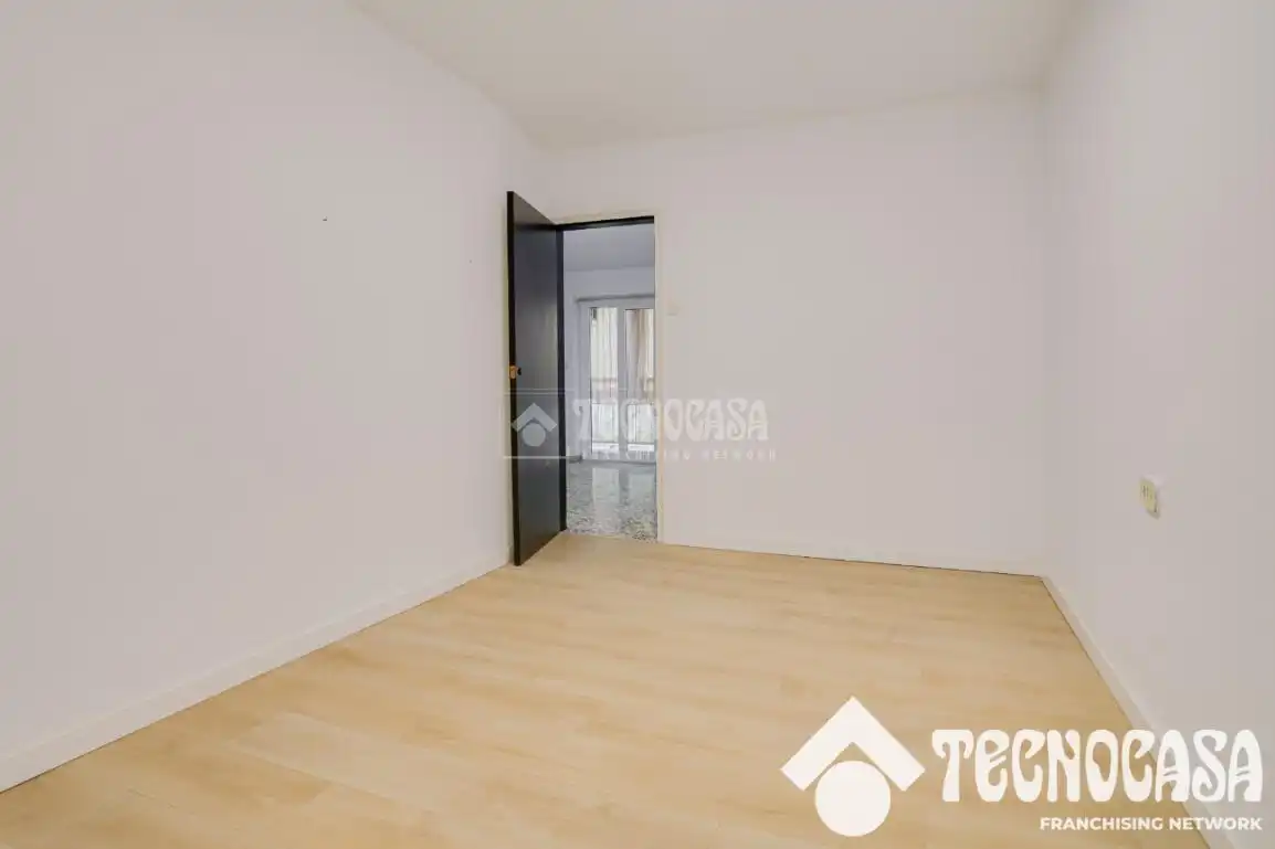 Schlafzimmer von Wohnung zum Verkauf in Mataró mit Klimaanlage, Balkon und Alarm