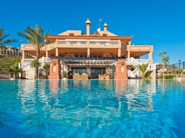 Villa mit Pool zum Verkauf in Riviera del Sol