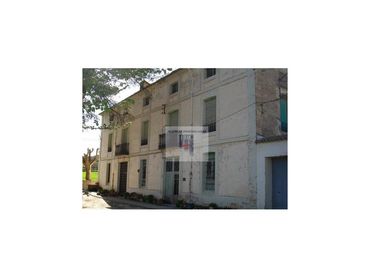 Casa rústica amb piscina en venda a Zona Nord