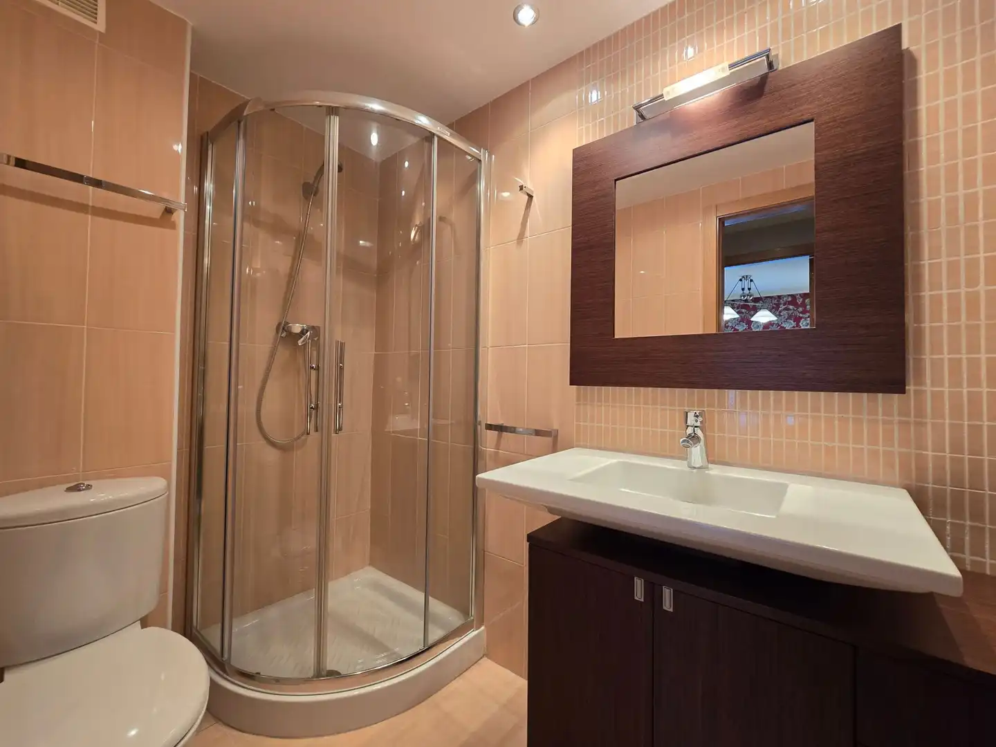 Baño de Piso en venta en Llanes con Calefacción, Terraza y Trastero
