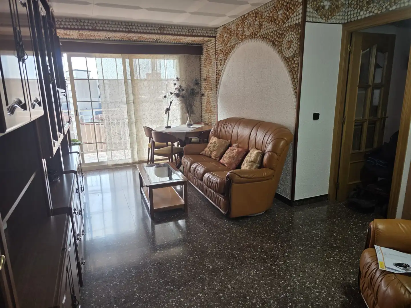 Wohnzimmer von Wohnung zum Verkauf in L'Hospitalet de Llobregat mit Ofen und Balkon