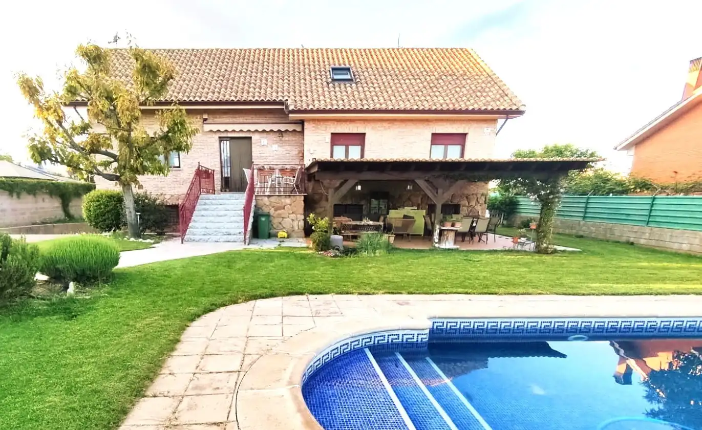 Jardí de Casa o xalet en venda en Guadarrama amb Calefacció, Jardí privat i Terrassa