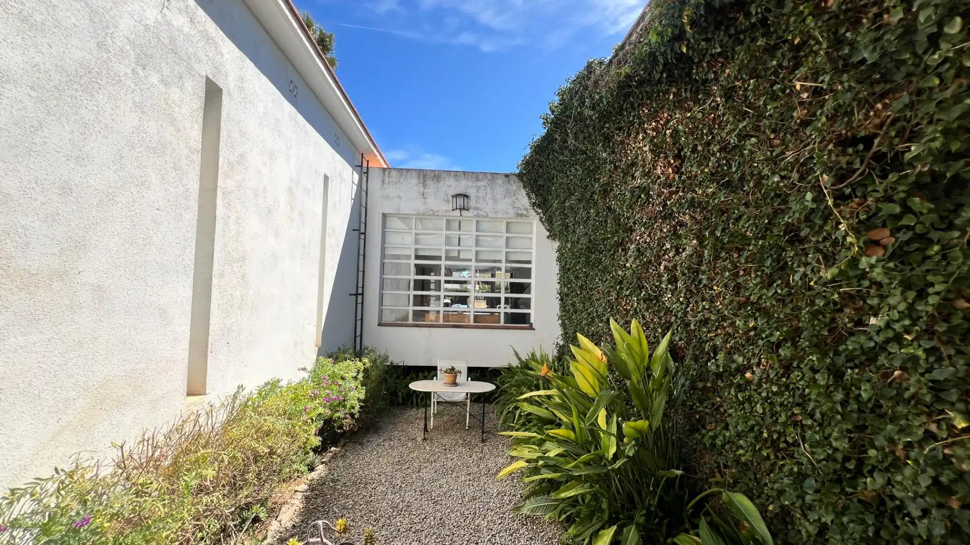 Vista exterior de Casa o xalet en venda en Castellón de la Plana / Castelló de la Plana amb Aire condicionat, Calefacció i Jardí privat