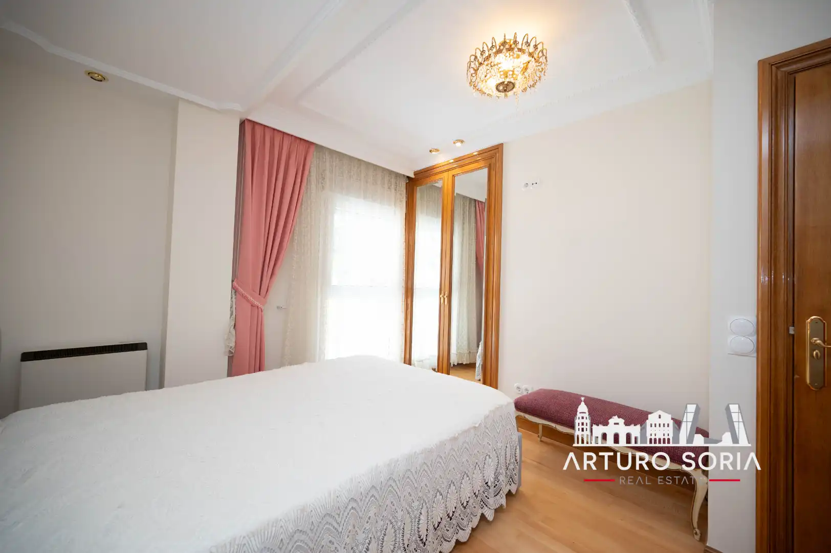 Schlafzimmer von Wohnung zur Miete in Madrid mit Klimaanlage, Heizung und Terrasse