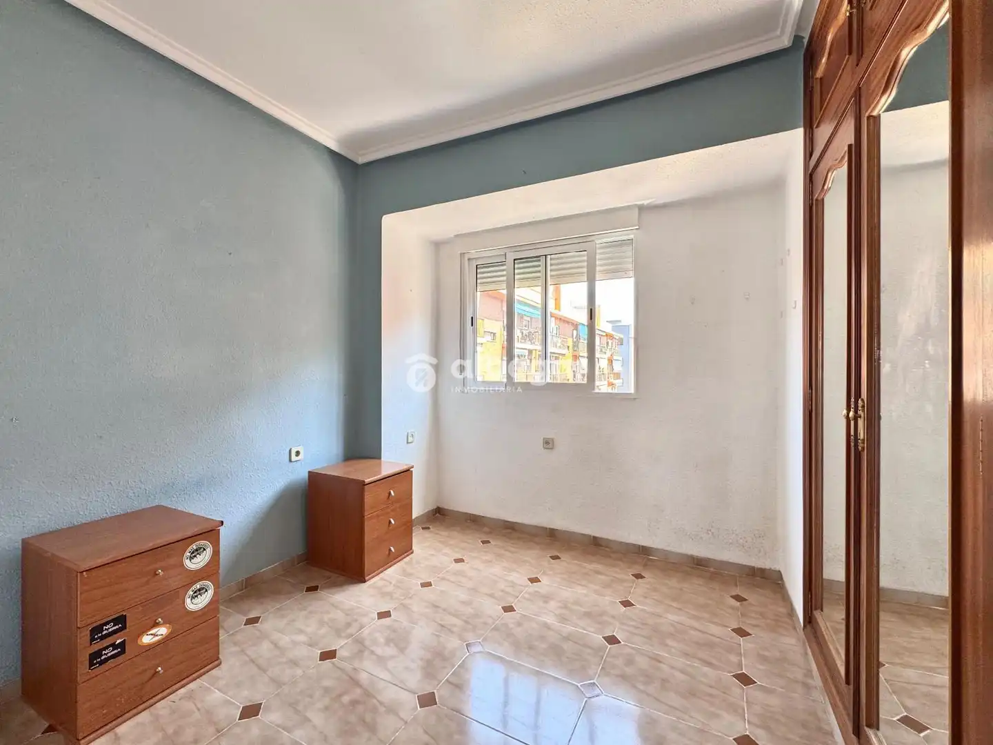 Habitación de Piso en venta en Valencia con Terraza, Trastero y Horno
