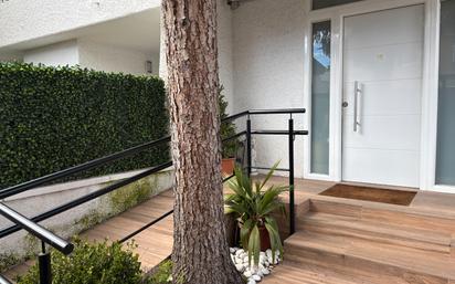 Balcony of Single-family semi-detached for sale in  Madrid Capital  with Private garden and Swimming Pool