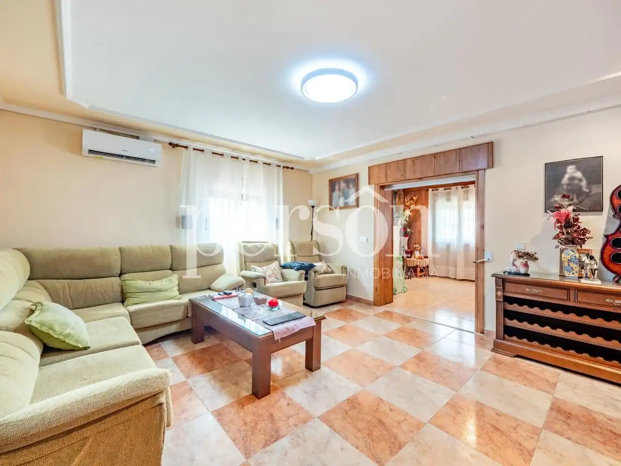 Sala d'estar de Casa o xalet en venda en Manises amb Aire condicionat, Jardí privat i Terrassa
