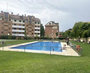 Piscina de Pis de lloguer en Jaca amb Terrassa i Piscina