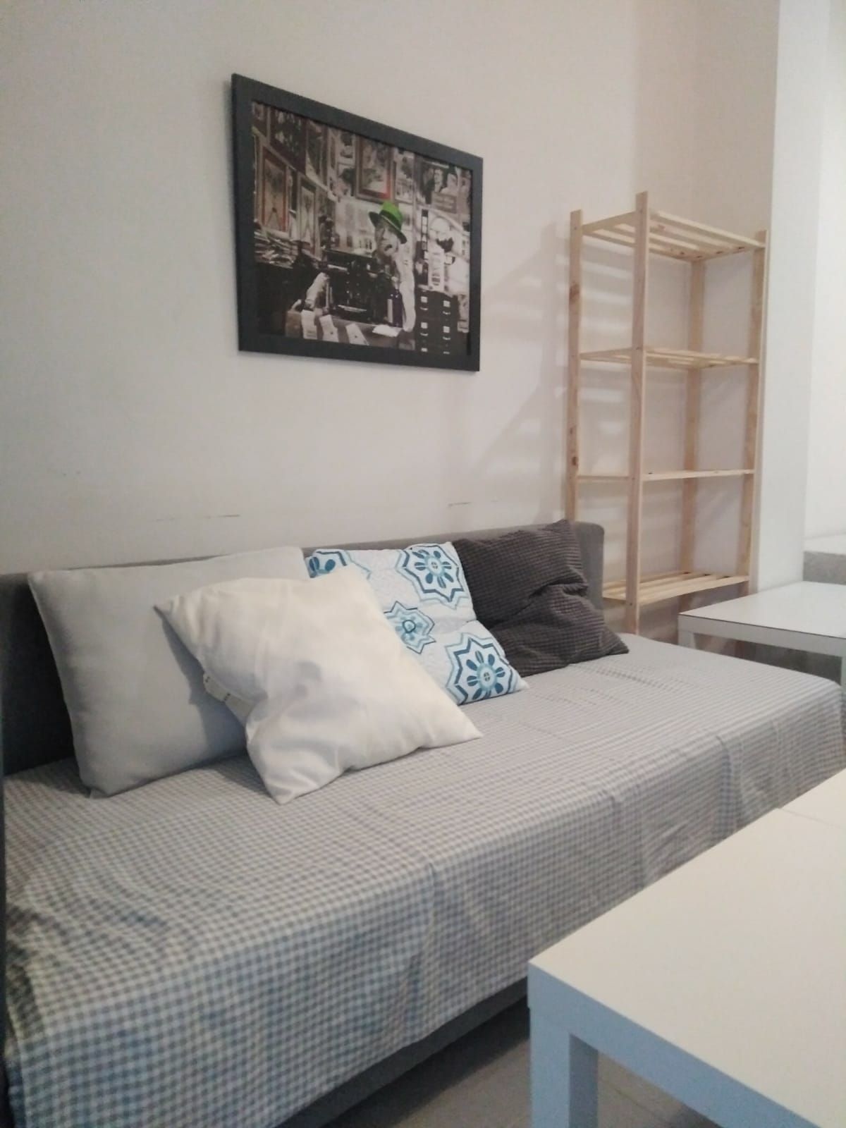Study to rent in Calle Martínez de la Rosa, Camino de Ronda