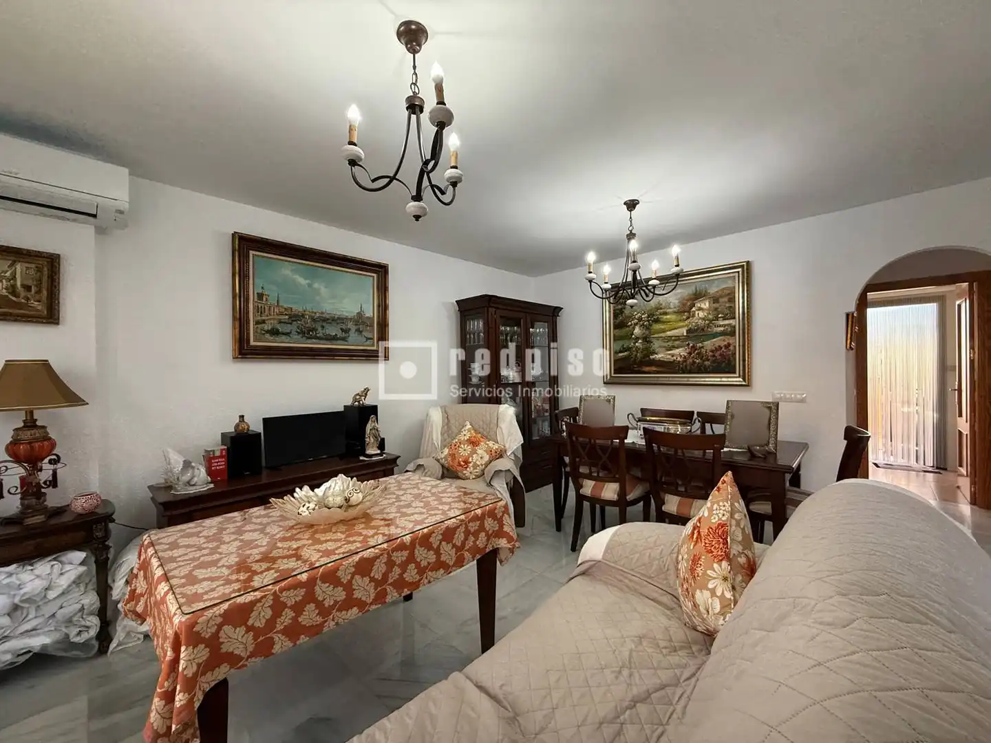 Sala d'estar de Casa o xalet en venda en Cártama amb Aire condicionat, Terrassa i Alarma