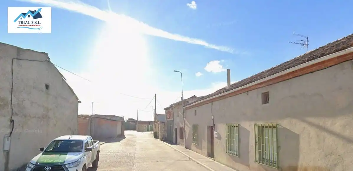 Vista exterior de Casa o chalet en venta en Cuéllar con Jardín privado