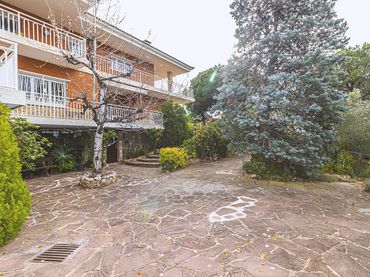 Casa con balcone in vendita a Urbanitzacions