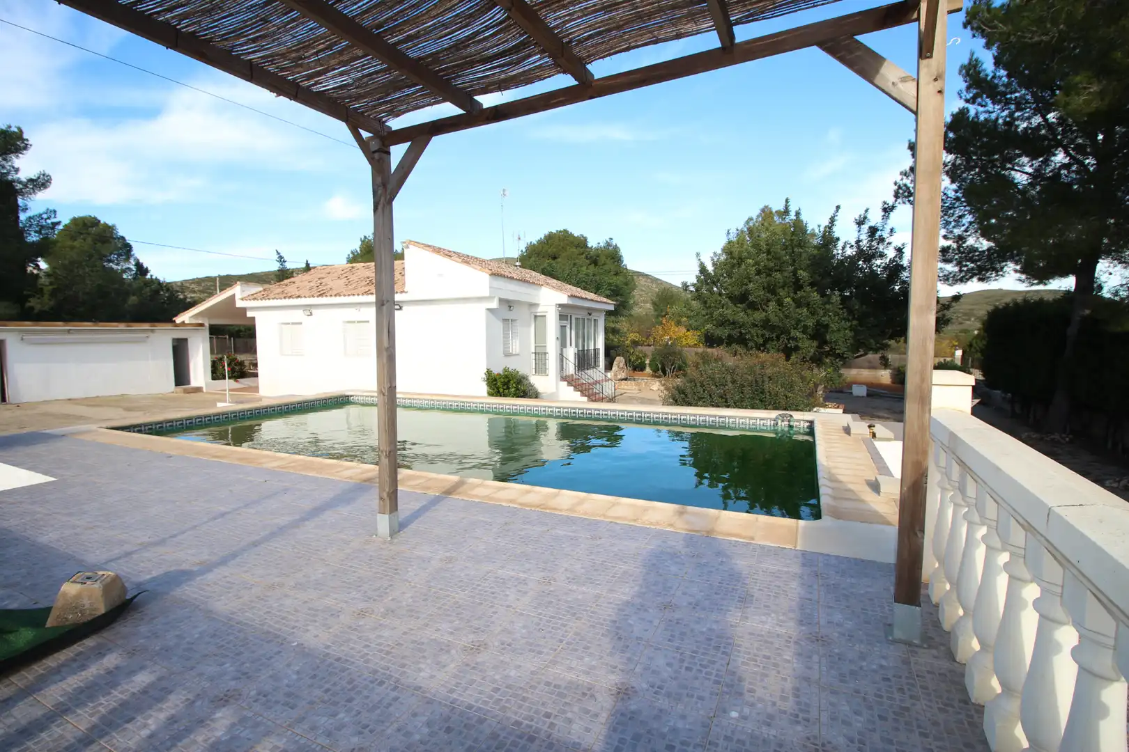 Piscina de Casa o chalet en venta en Llombai con Aire acondicionado, Calefacción y Jardín privado