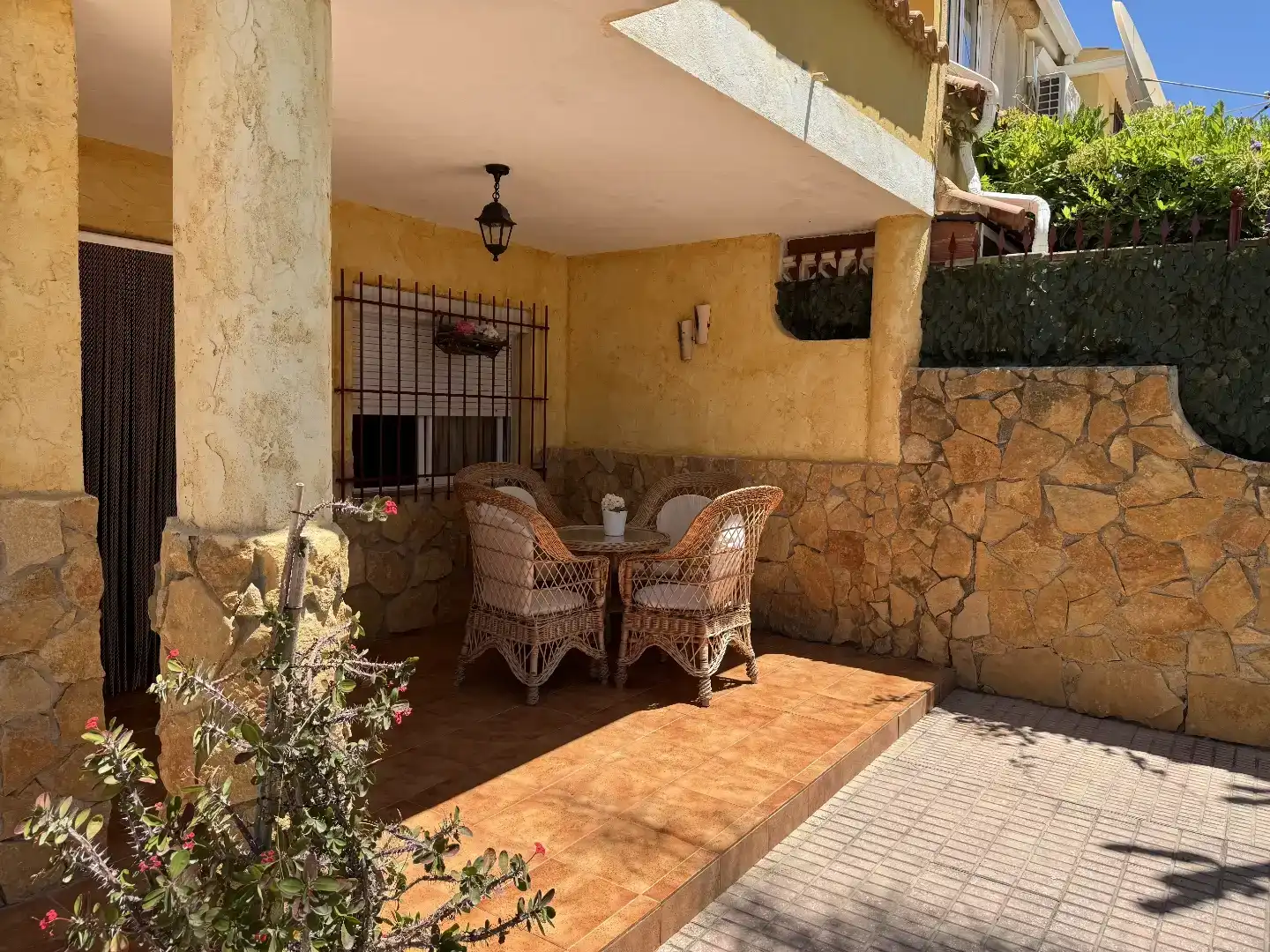 Maisonette zur Miete in Calle Via, 206, Bahia