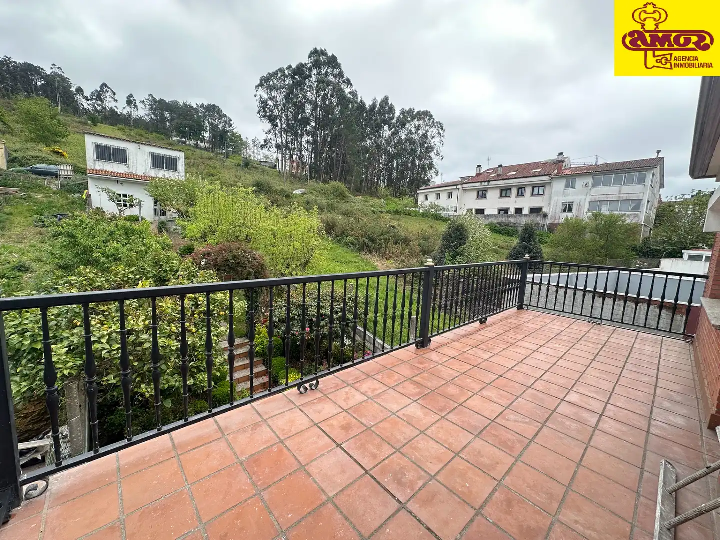 Terrassa de Casa o xalet en venda en Santiago de Compostela  amb Calefacció, Jardí privat i Terrassa