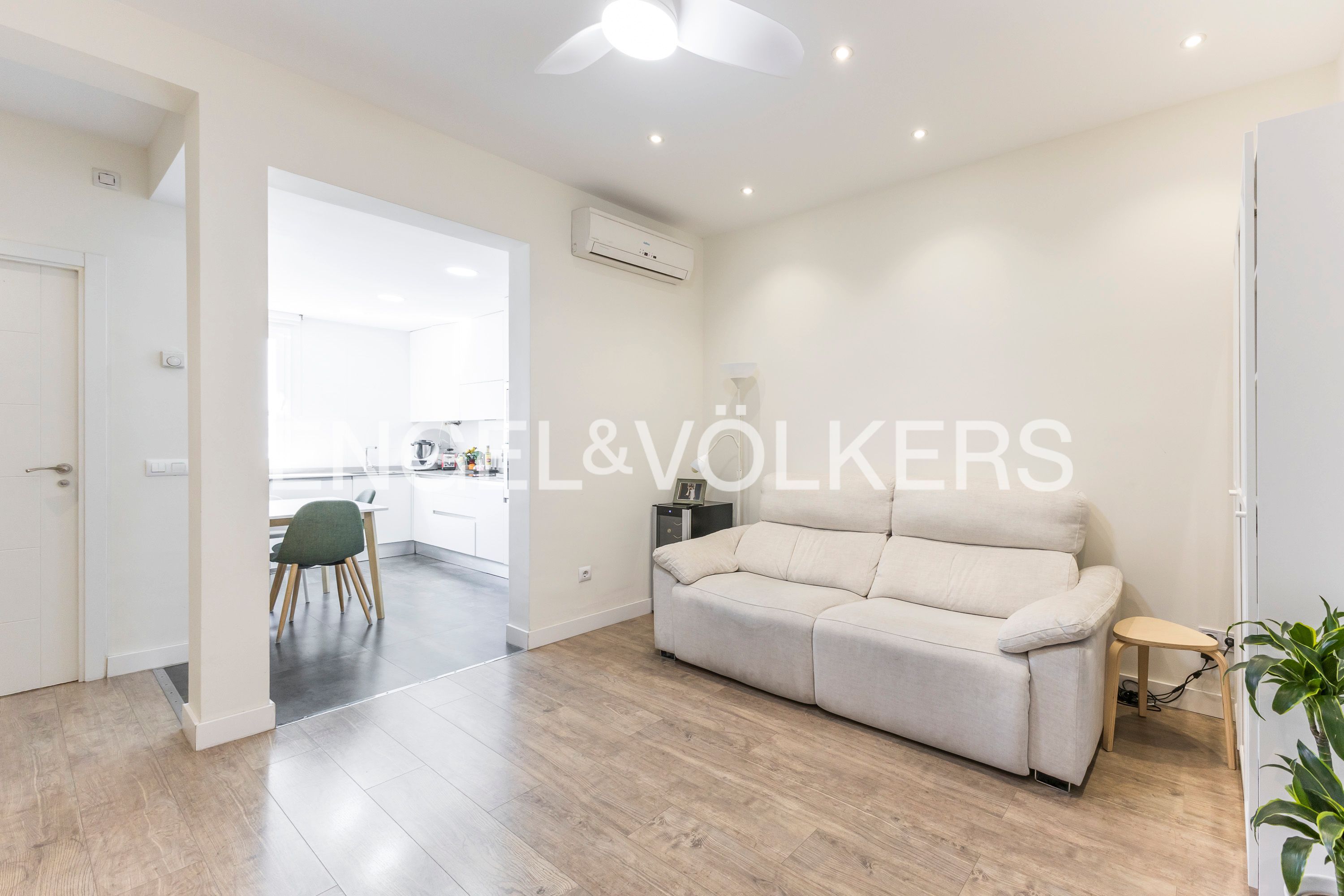 Sala de estar de Piso en venta en  Madrid Capital con Aire acondicionado, Calefacción y Balcón